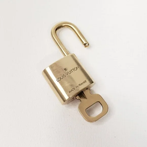 100% Authentic Louis Vuitton Authentic Gold Padlock Shiny Excellent 112825 - Picture 8 of 10